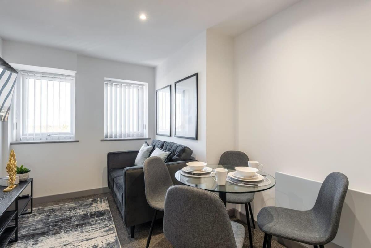 Contemporary 1 Bedroom Apartment In Central Hull 킹스턴어폰헐 외부 사진