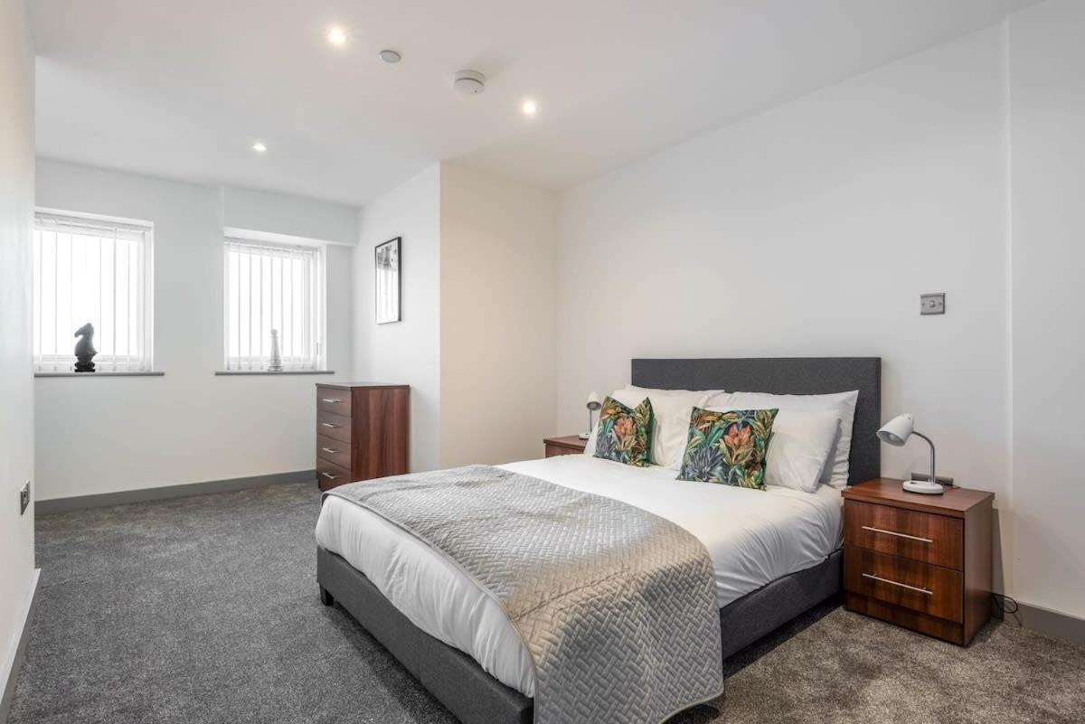 Contemporary 1 Bedroom Apartment In Central Hull 킹스턴어폰헐 외부 사진